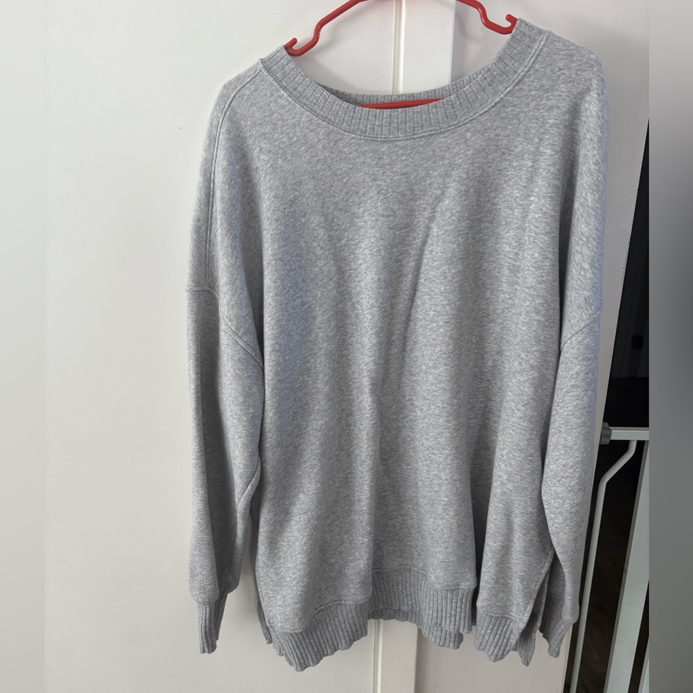 Light gray tunic sweatshirt with split hem